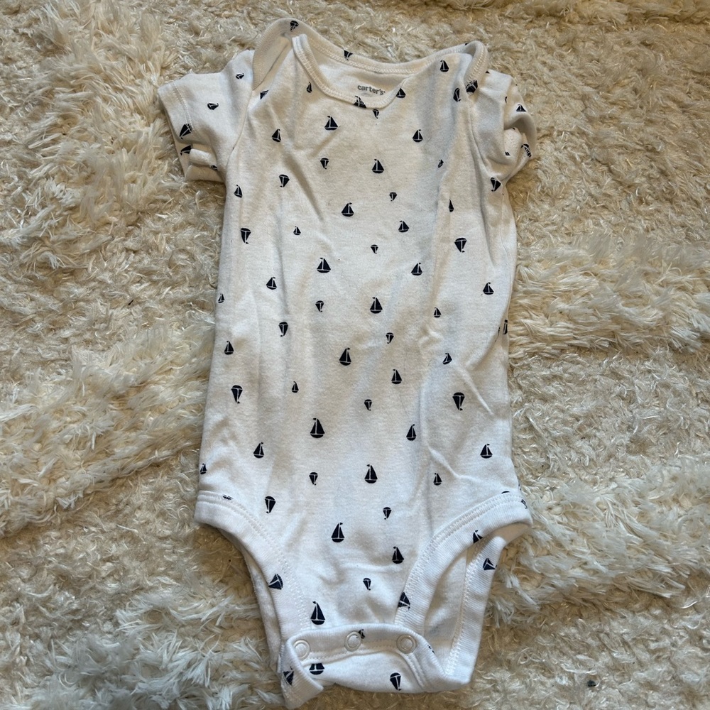 Sailboat emblem baby onesie - 6 months